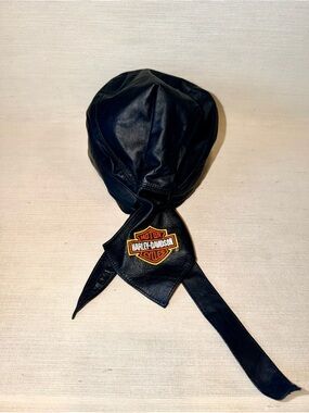 Harley-Davidson Black Leather Biker Skull Cap with Logo Patch Large Pre Owned
